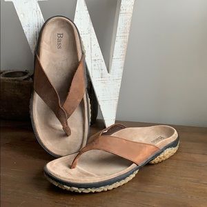 bass suv series sandals